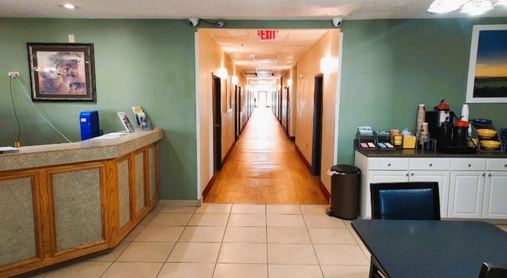 McPherson Inn By OYO, I-135